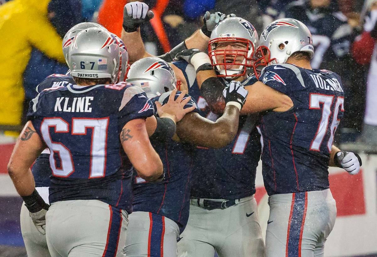 Nate-Solder-touchdown-celebration.jpg